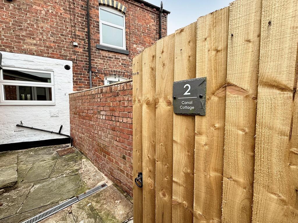 Rear Access/Courtyard