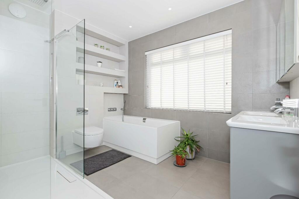 Ridgeway Close_6.jpg