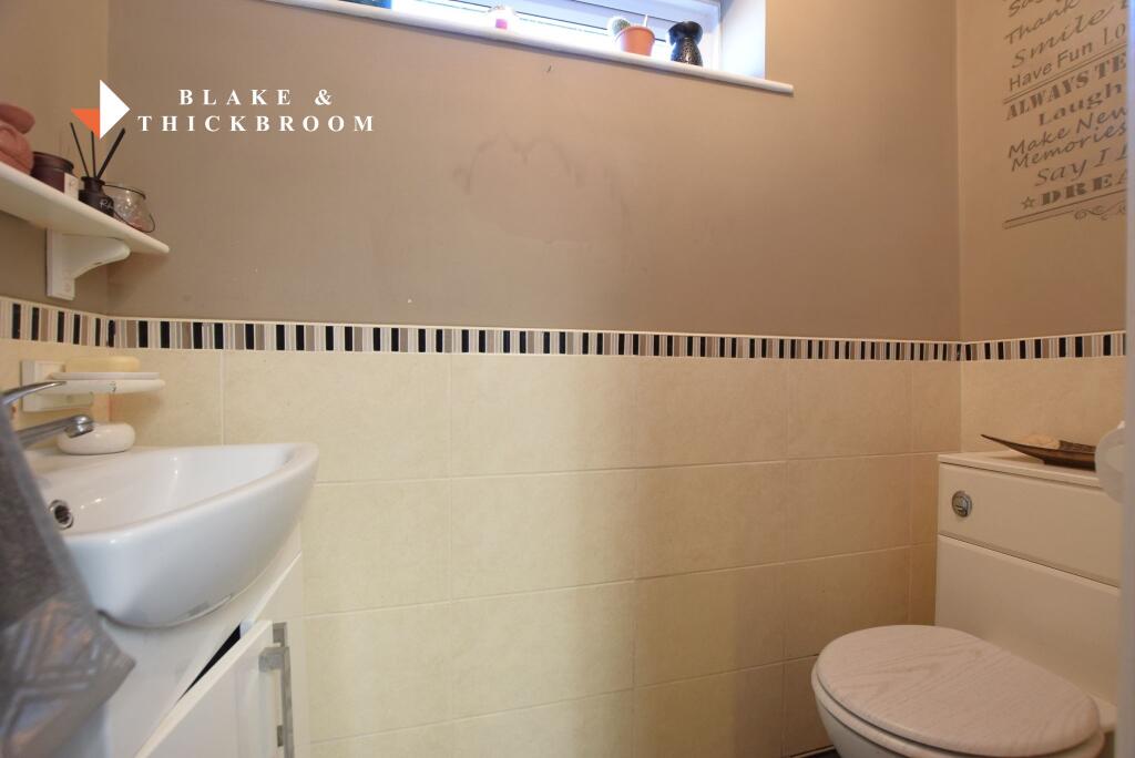 GROUND FLOOR CLOAKROOM