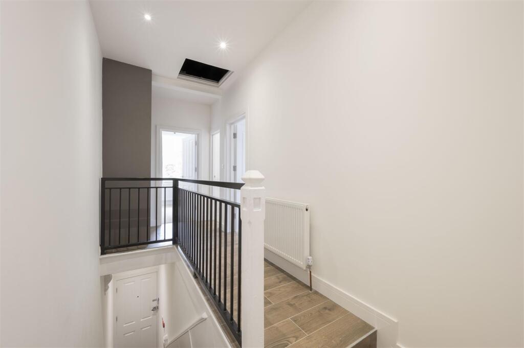 Flat 1, 80 Durham Road,5.jpg