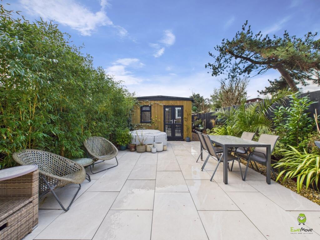 CAM03418G0-PR0191-STILL007