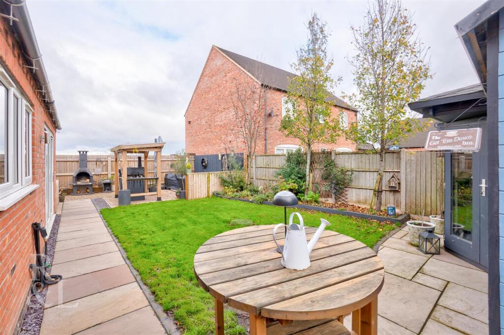 20 Ragley Close (37).jpg