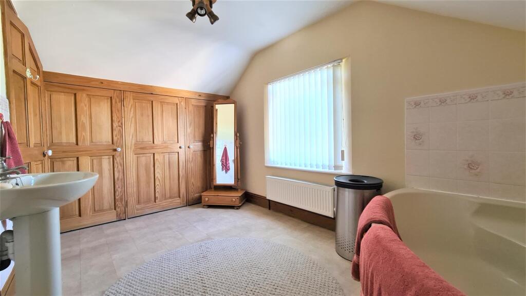 En-Suite Bathroom