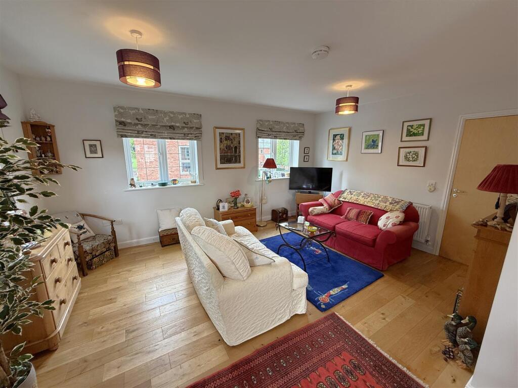 Living Area.JPG
