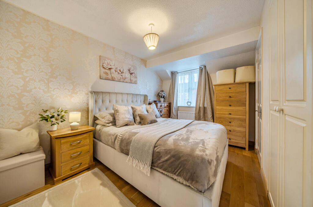 1388476-8-695d2f4...