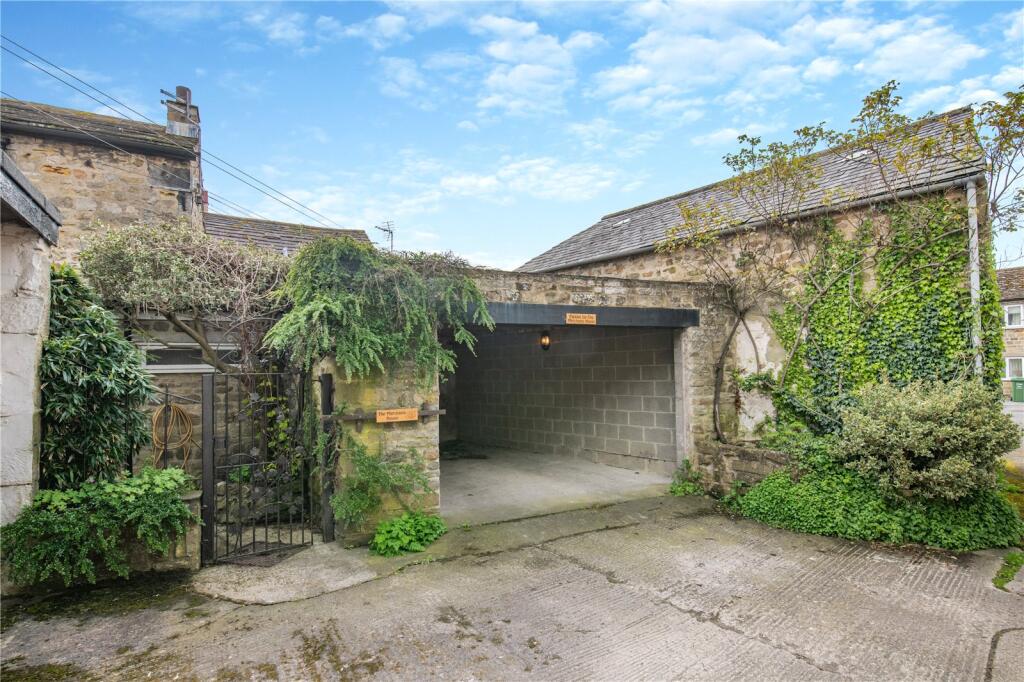 Garage &amp; Parking