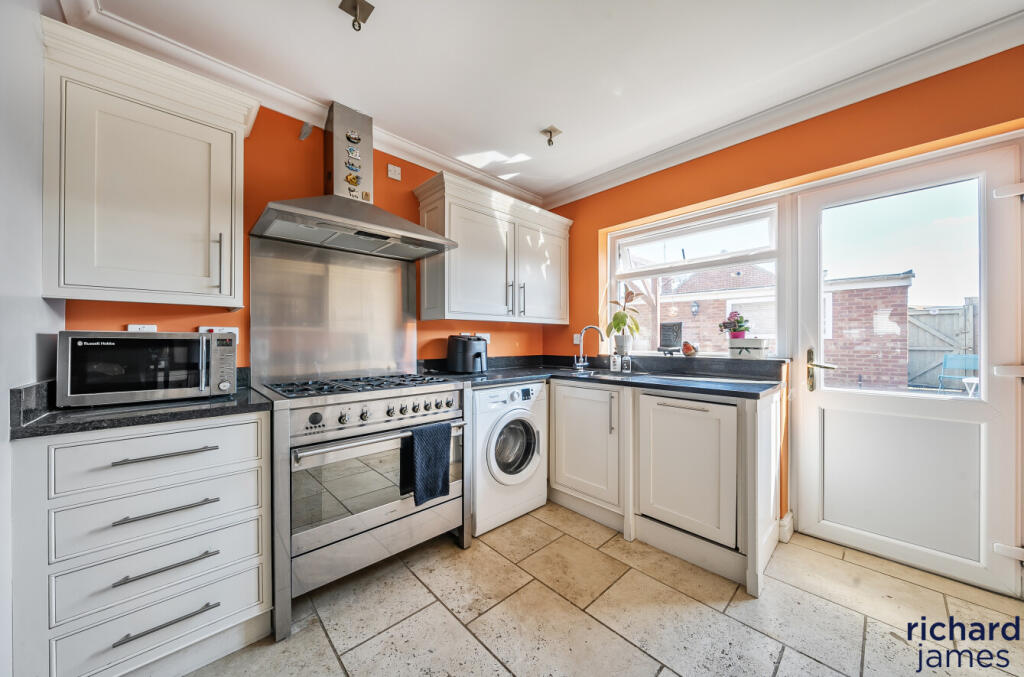 6b8eae3318f94cbc80400befc4f56fcc