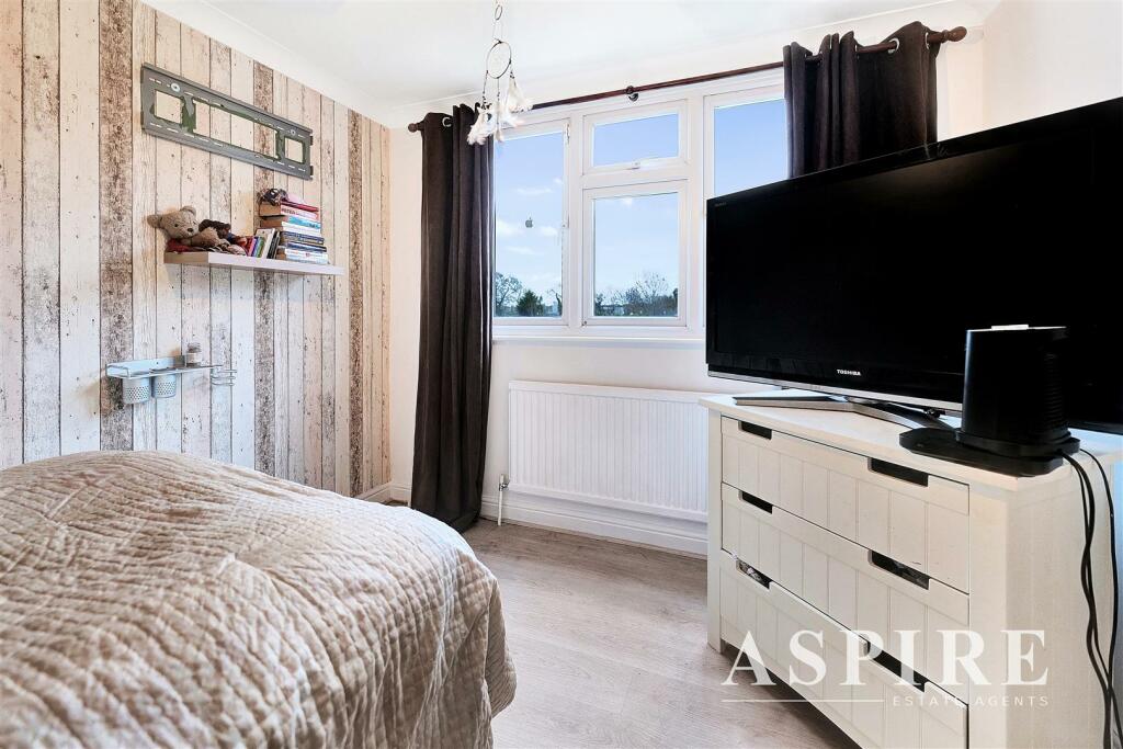 ASPIRE ESTATE AGENTS BENFLEET11.jpg