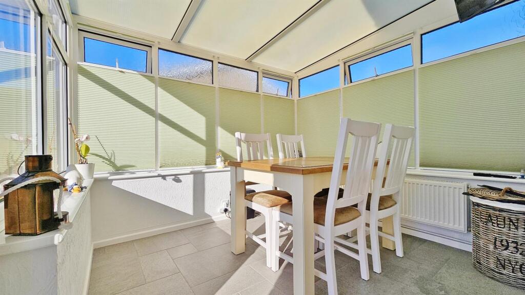 Conservatory/Dining Room