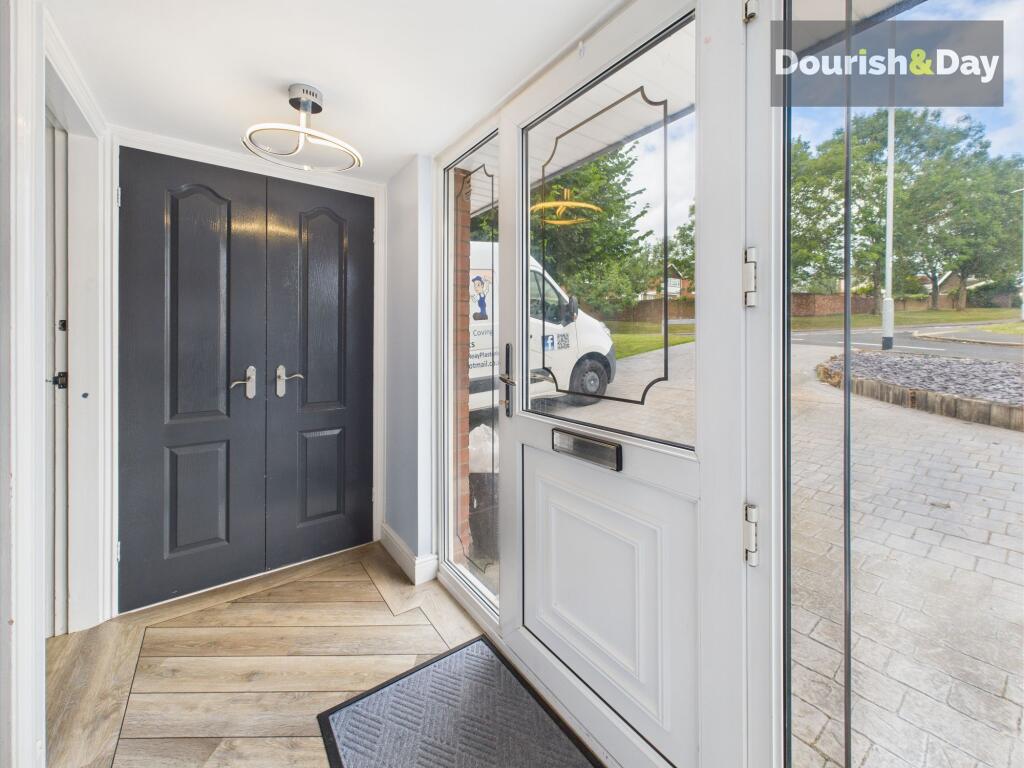 Entrance Hall / Cloaks