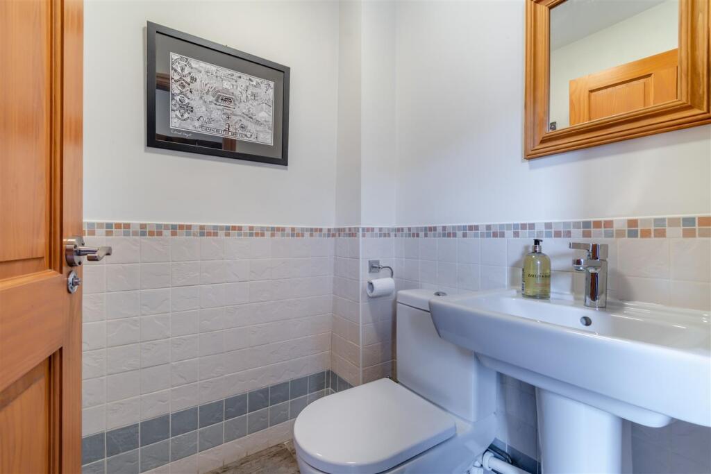 8548843-interior48.jpg