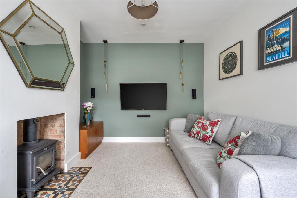 Hawkdene, E4