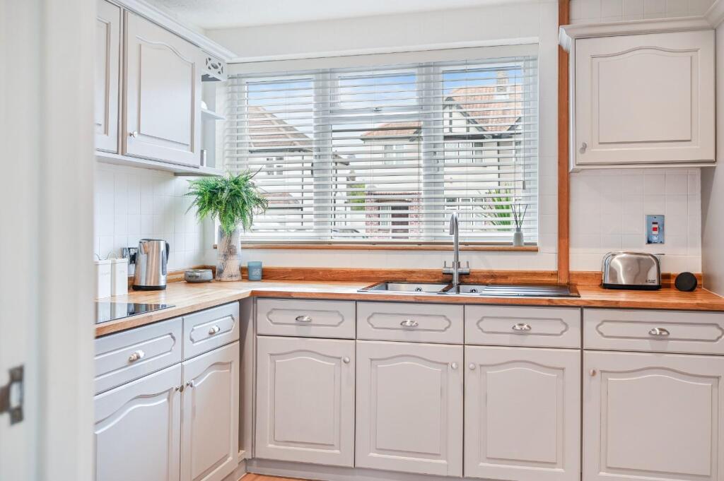 COLBORNE WAY (9).jpg