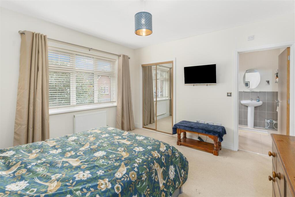 13 Claypits Close, Banbury-18.jpg