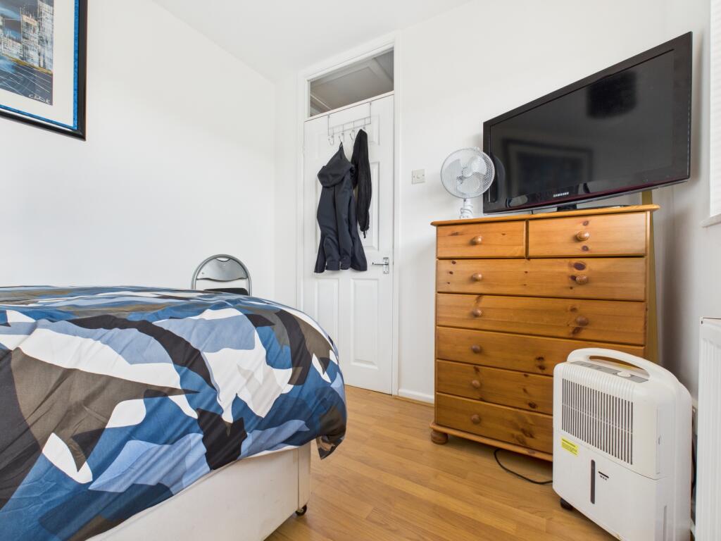 CAM03729G0-PR0127-STILL002