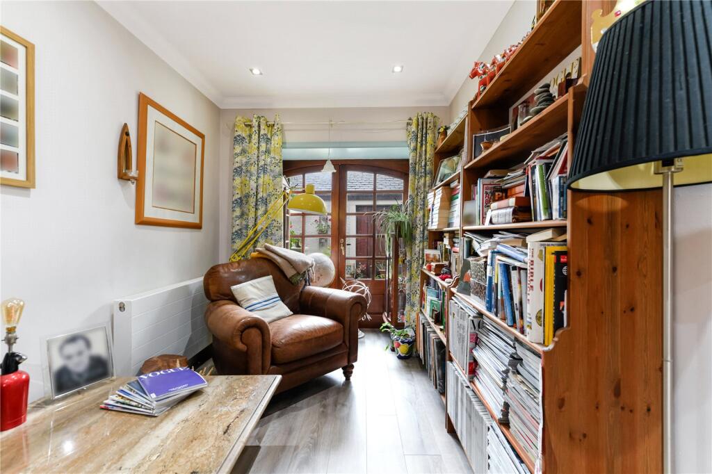 Library/Snug