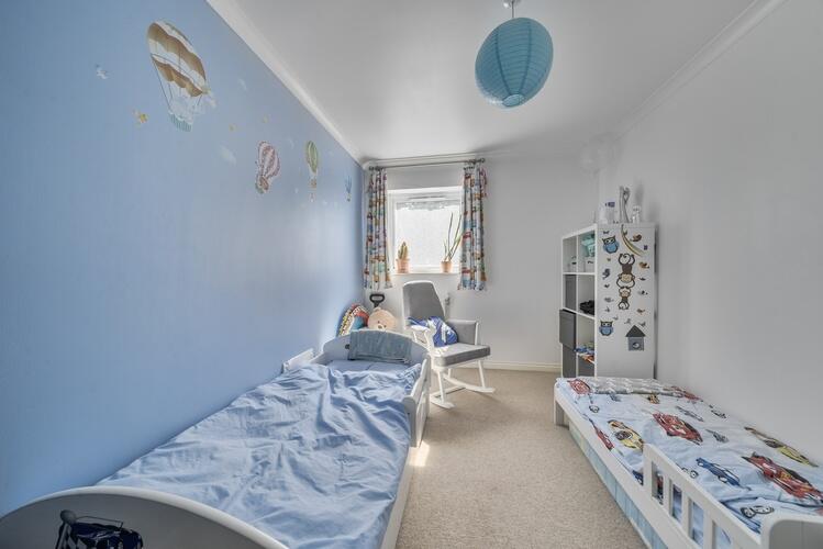 1295976 4 682c503283702 ARW