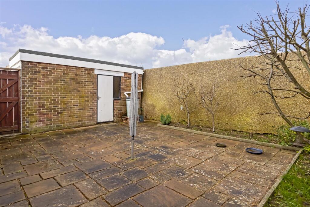 Ashwood Close_1.jpg