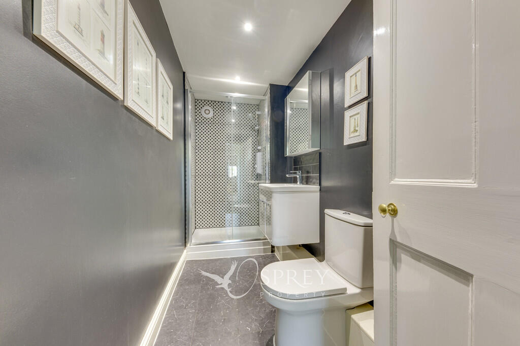 First Floor Showe...