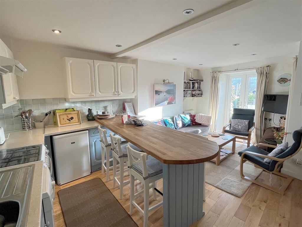 Kitchen Living Area.jpg