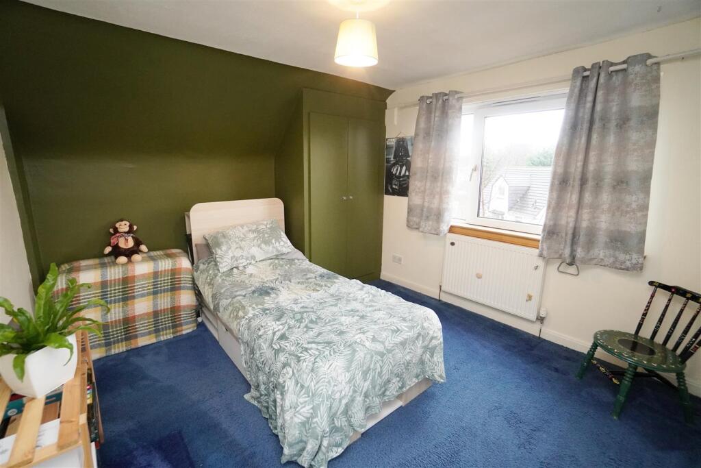 bedroom2.jpg