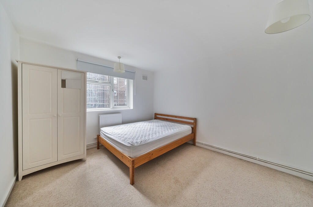 1330495-10-6880e7...