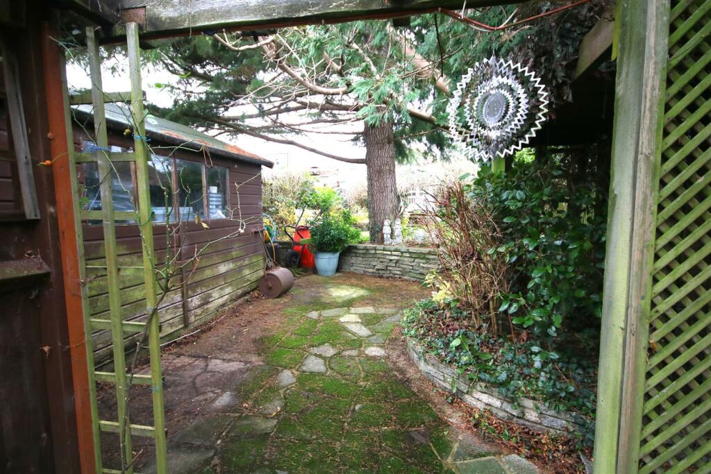 Garden e.JPG