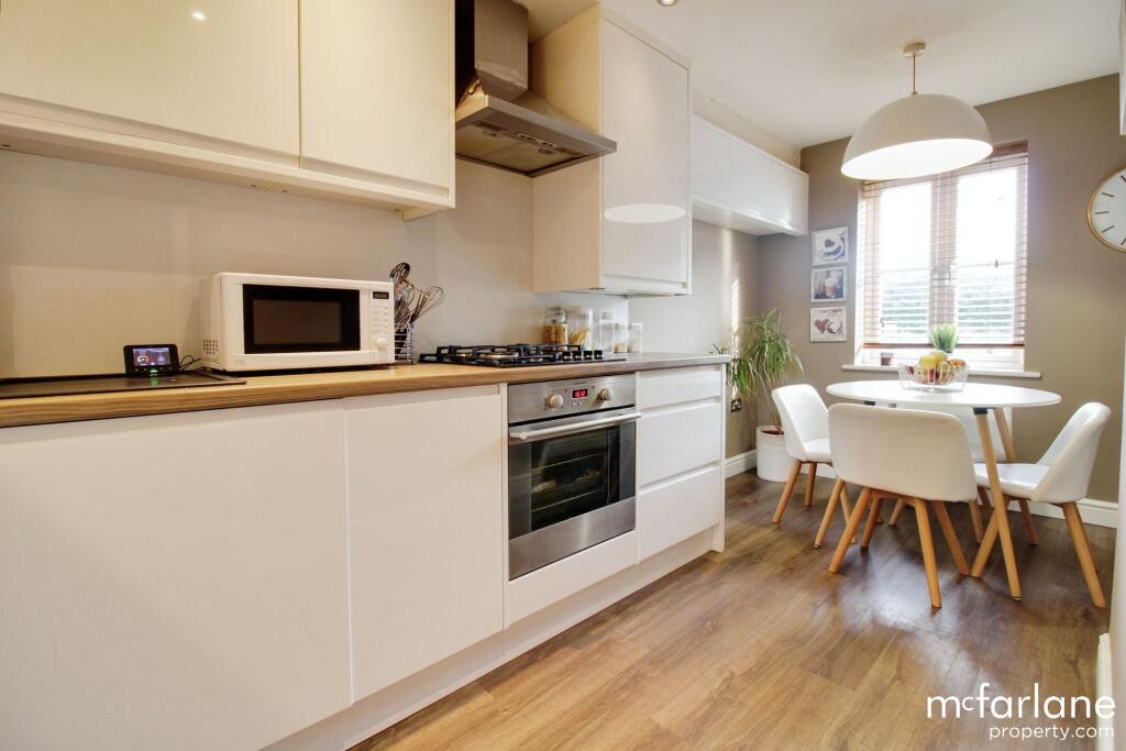Kitchen/ Dining Room