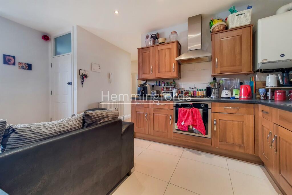 1_Kitchen-Reception-3.jpg