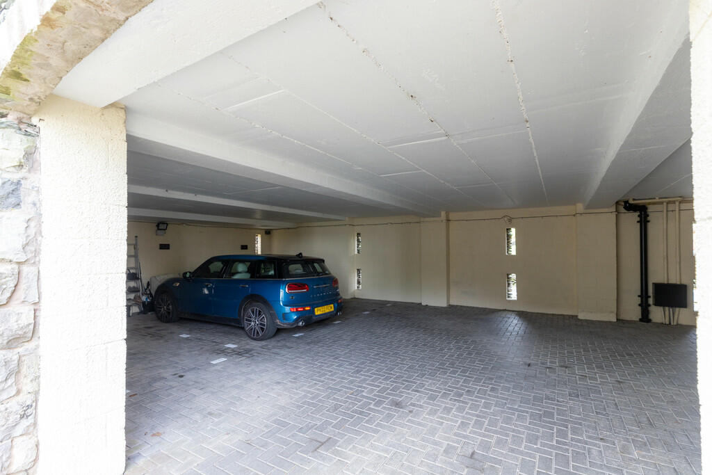 Undercover Parkin...