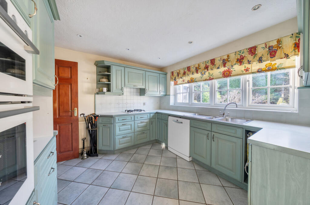 1393391-10-69453b...