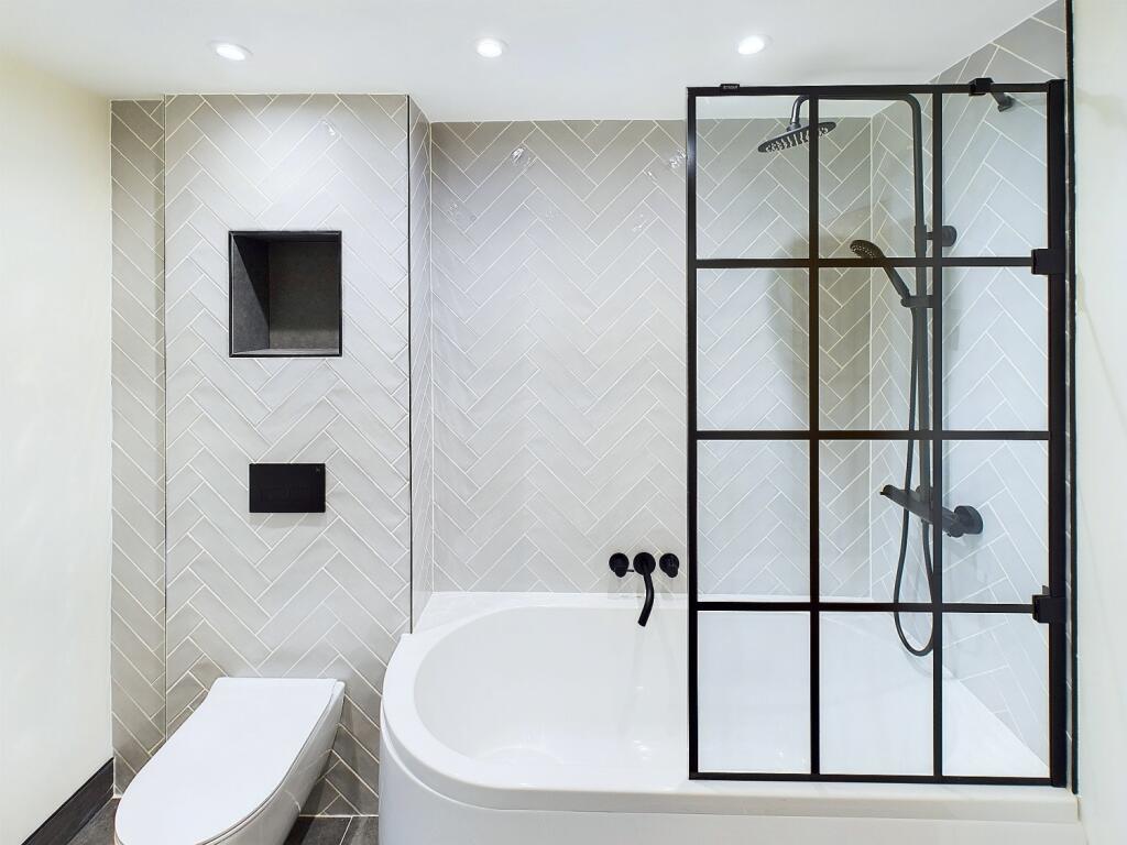 CAM04233G0-PR0013-STILL038 - Copy (2)