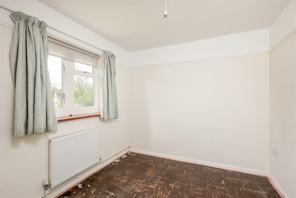 40 Hughes Close-5.jpg
