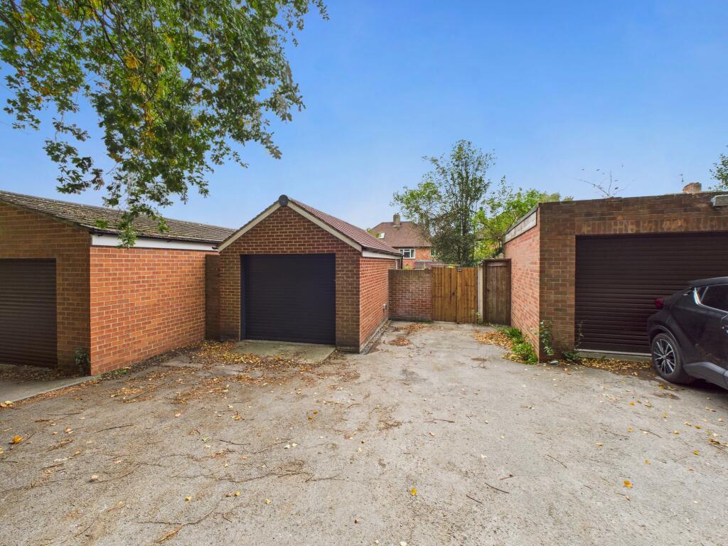 Rear Access Parking &amp; Garage