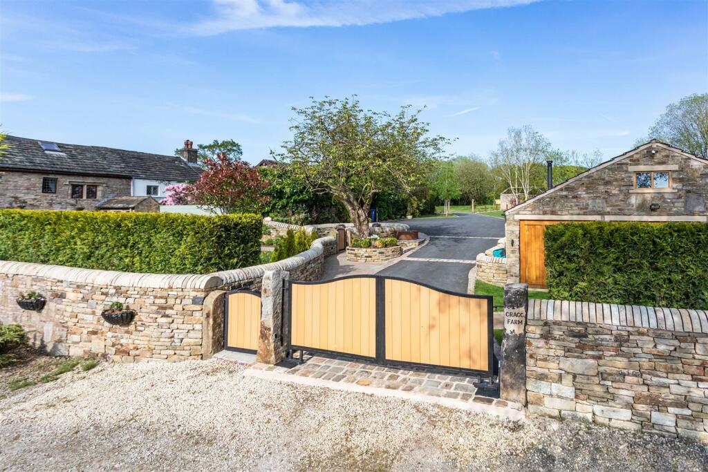 Cragg Farm-83.jpg