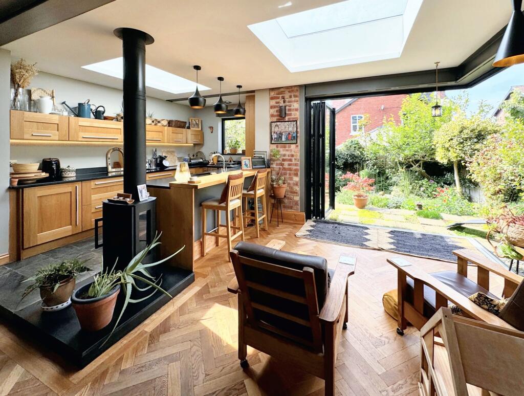 Kitchen / Dining Room