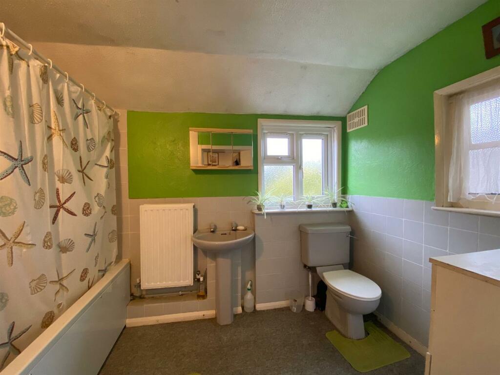 BATHROOM: