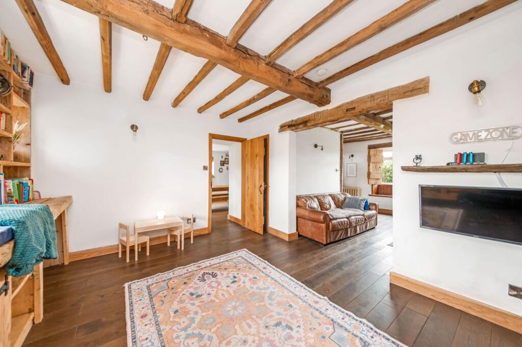 DINING ROOM / PLAYROOM