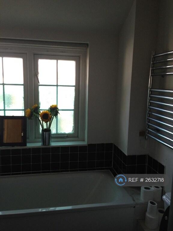 Bathroom 1 + Wc + Full Size Bath + Shower