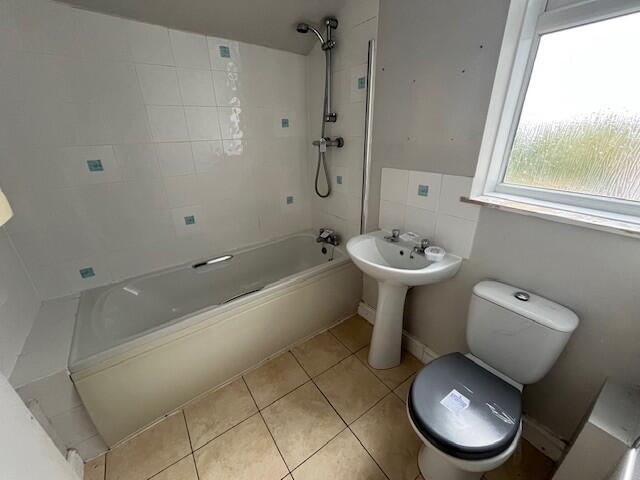 Bathroom T202509221419.jpg