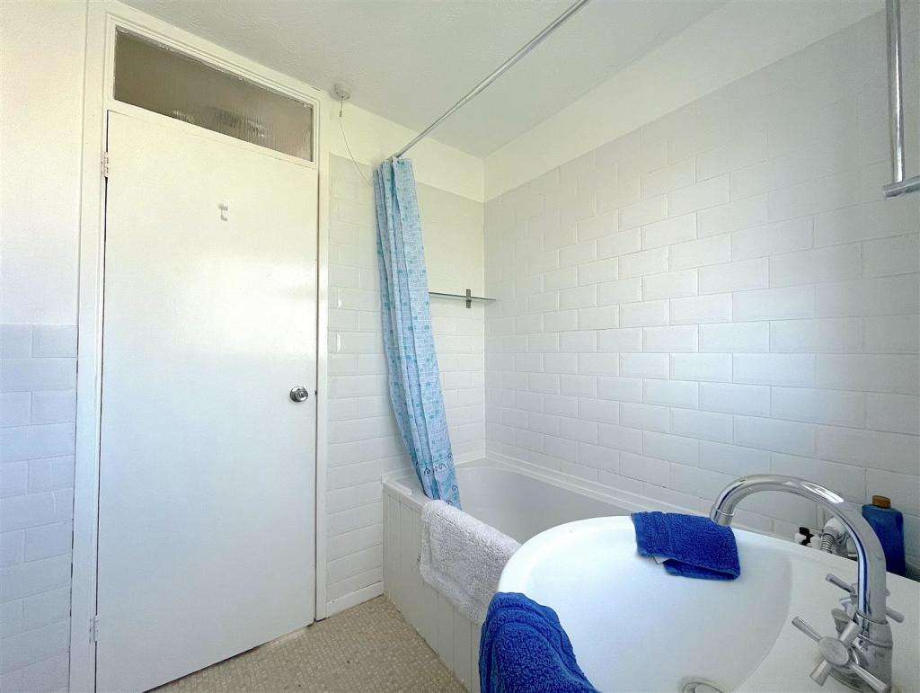 Bathroom (1).jpeg