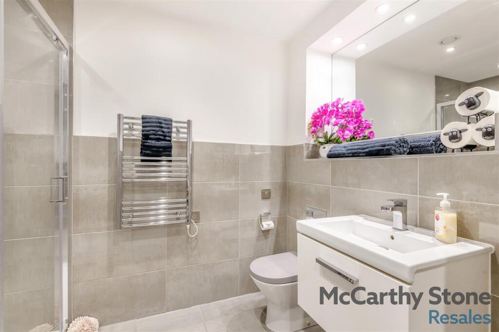 8667013-interior01.jpg