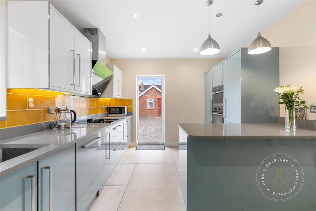 Bishops Walk, Llandaff, HernCrabtree (14).jpg