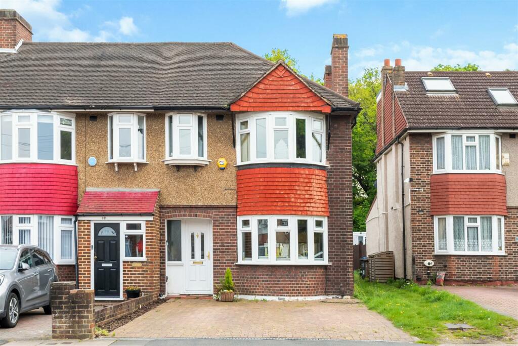 Hillcross Avenue