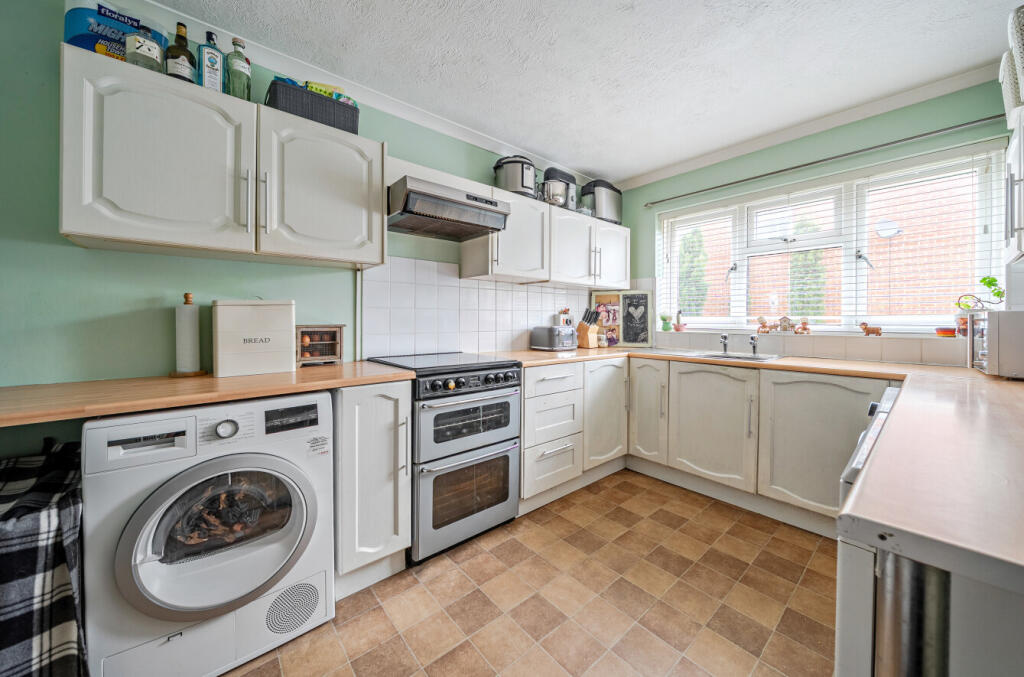 1384602-6-692843e...