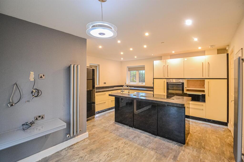 Sitting Area &amp; Dining Kitchen