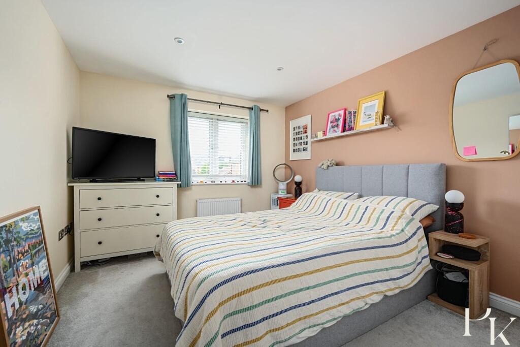 9 Monarch Way, BN43 (9).jpg