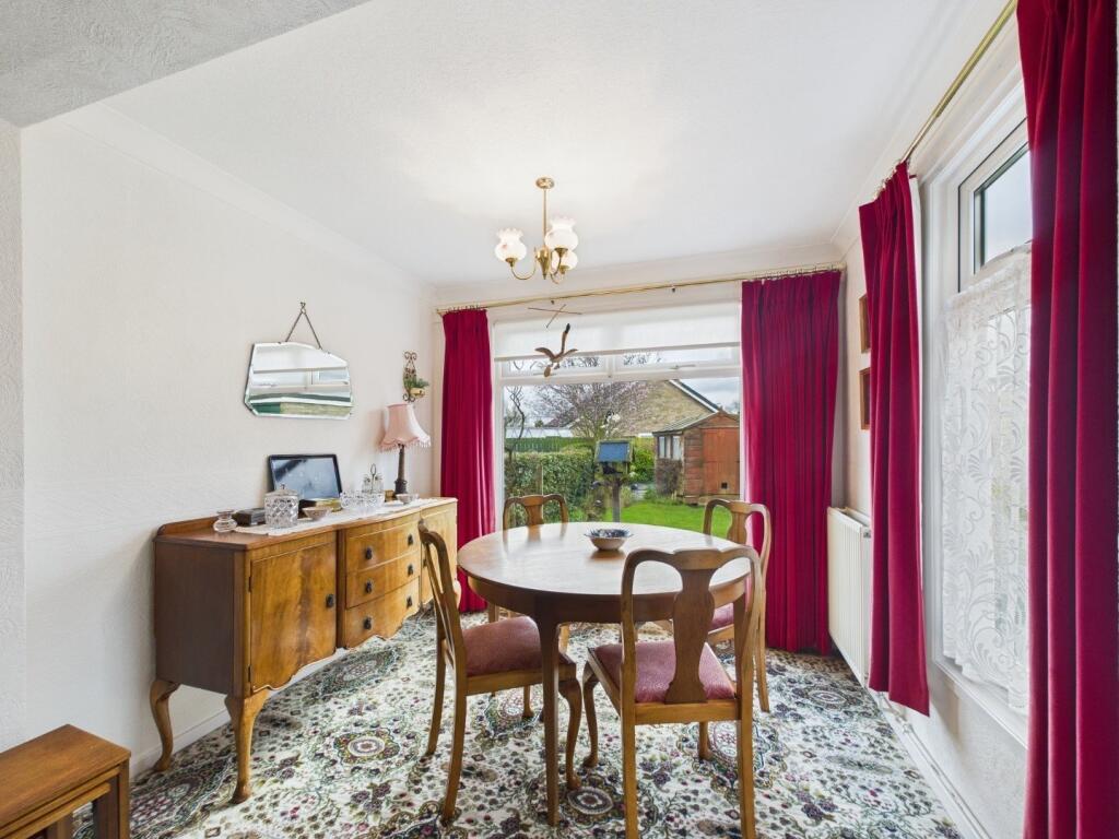 Lounge/Dining Room