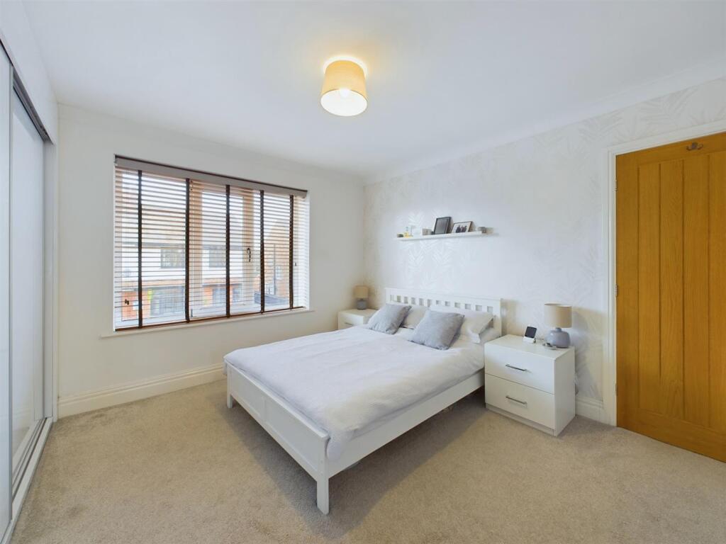 Bedroom:
