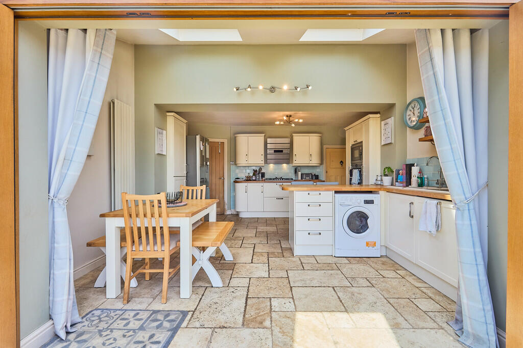 Edward Knight 202...